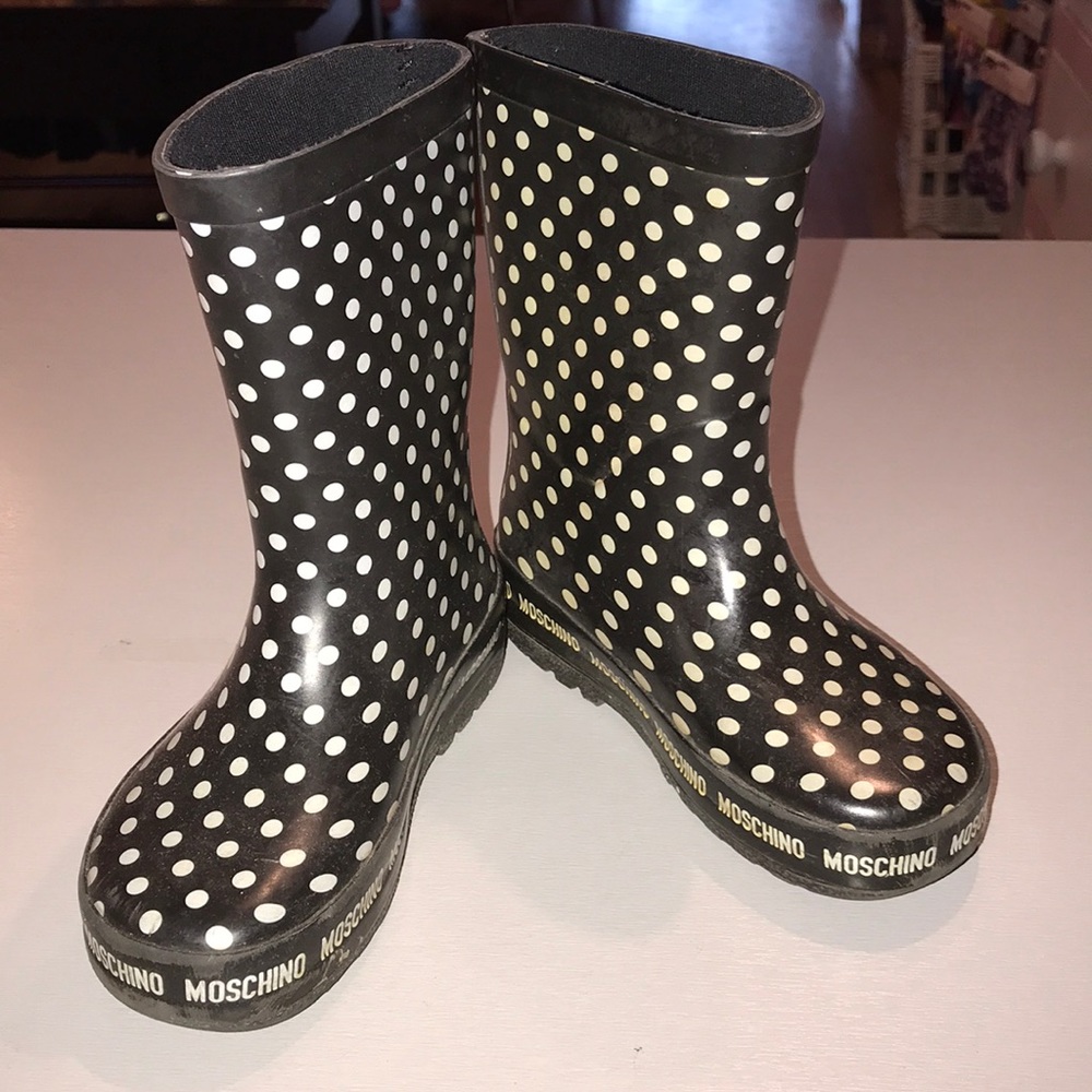 Moschino 26 8.5 polka dot rain boots. Bin8
